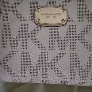 Michael kors wallet has some imperfections, SOLD!